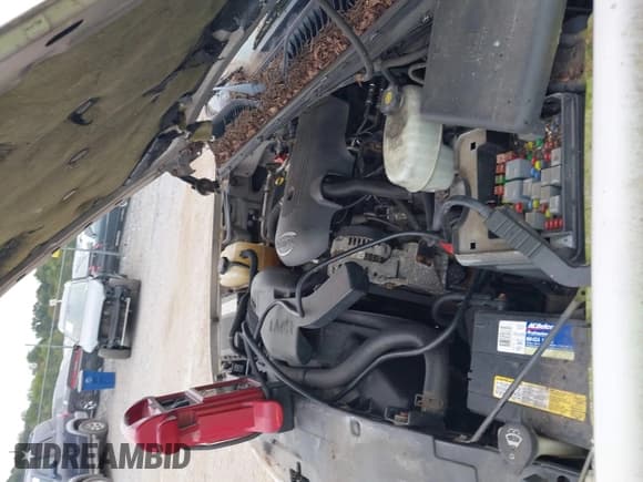 ✅ 2004 Chevrolet Suburban LT • VIN: 1GNFK16Z84J296909 • Lot: 43203625. Listed on IAAI with 318,299 mi. Free auction sales archive from the USA and detailed vehicle history report at DreamBid. Image 10.