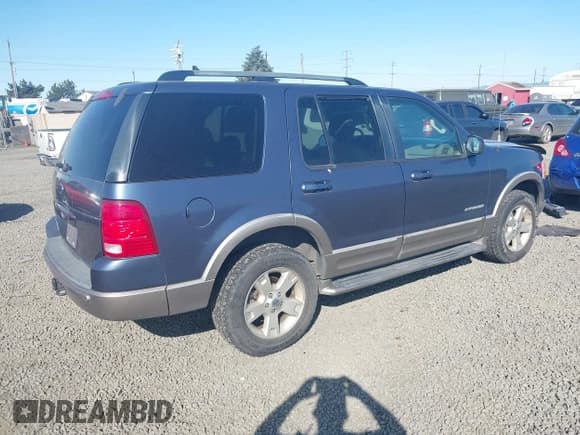 ✅ 2004 Ford Explorer Eddie Bauer • VIN: 1FMDU74K64UB13889 • Lot: 42146202. Listed on IAAI with 265,106 mi. Free auction sales archive from the USA and detailed vehicle history report at DreamBid. Image 4.