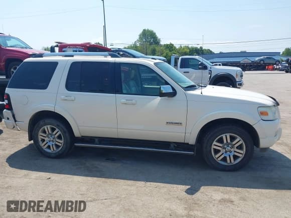 ✅ 2008 Ford Explorer Limited • VIN: 1FMEU75E78UA57156 • Lot: 42895715. Wystawiony na IAAI z przebiegiem 215 365 mil. Bezpłatny archiwum sprzedaży aukcyjnych z USA i szczegółowy raport historii pojazdu na DreamBid. Zdjęcie 13.