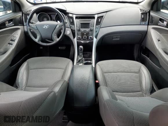 ✅ 2014 Hyundai Sonata SE • VIN: 5NPEC4AC1EH824550 • Lot: 69271044. Listed on Copart with 122,030 mi. Free auction sales archive from the USA and detailed vehicle history report at DreamBid. Image 8.