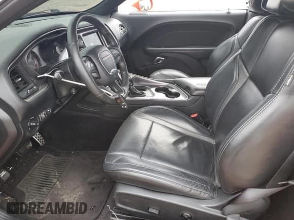 ✅ 2018 Dodge Challenger SXT Plus • VIN: 2C3CDZAG0JH288248 • Lot: 39353883. Wystawiony na Copart z przebiegiem 43 936 mil. Bezpłatny archiwum sprzedaży aukcyjnych z USA i szczegółowy raport historii pojazdu na DreamBid. Zdjęcie 7.