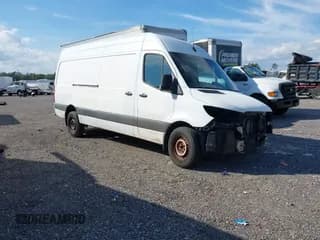 ✅ 2021 Mercedes-Benz Sprinter Cargo • VIN: W1Y4DCHY0MT070695 • Lot: 43598043. Wystawiony na IAAI z przebiegiem 67 481 mil. Bezpłatny archiwum sprzedaży aukcyjnych z USA i szczegółowy raport historii pojazdu na DreamBid. Zdjęcie 1.