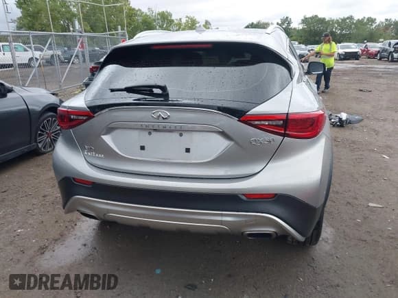 ✅ 2018 Infiniti QX30 Luxury • VIN: SJKCH5CR4JA051569 • Lot: 43011490. Listed on IAAI with 76,149 mi. Free auction sales archive from the USA and detailed vehicle history report at DreamBid. Image 17.