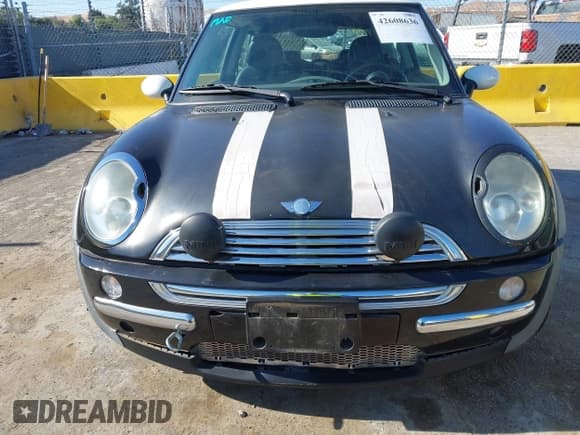 ✅ 2002 MINI Hardtop • VIN: WMWRC33402TC32985 • Lot: 42608636. Listed on IAAI with 159,996 mi. Free auction sales archive from the USA and detailed vehicle history report at DreamBid. Image 6.
