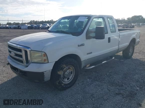 ✅ 2005 Ford F-250 XL • VIN: 1FTSX20P55EB64948 • Lot: 41579748. Wystawiony na IAAI z przebiegiem 349 258 mil. Bezpłatny archiwum sprzedaży aukcyjnych z USA i szczegółowy raport historii pojazdu na DreamBid. Zdjęcie 2.