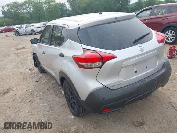 ✅ 2020 Nissan Kicks S • VIN: 3N1CP5BV3LL480785 • Lot: 42915970. Listed on IAAI with 108,331 mi. Free auction sales archive from the USA and detailed vehicle history report at DreamBid. Image 3.