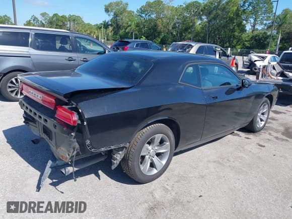 ✅ 2010 Dodge Challenger SE • VIN: 2B3CJ4DV9AH238502 • Lot: 39465663. Wystawiony na IAAI z przebiegiem 139 542 mil. Bezpłatny archiwum sprzedaży aukcyjnych z USA i szczegółowy raport historii pojazdu na DreamBid. Zdjęcie 4.