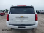 ✅ 2020 Chevrolet Tahoe LT • VIN: 1GNSCBKC4LR140921 • Lot: 42257562. Wystawiony na IAAI z przebiegiem 62 161 mil. Bezpłatny archiwum sprzedaży aukcyjnych z USA i szczegółowy raport historii pojazdu na DreamBid. Zdjęcie 16.