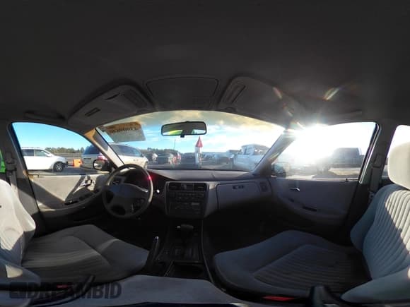 ✅ 1998 Honda Accord LX • VIN: 1HGCG564XWA218550 • Лот: 43909640. Опубликован ранее на IAAI с пробегом 11 495 миль. Бесплатный доступ к архиву аукционных продаж из США и подробный отчёт об истории автомобиля на DreamBid. Изображение 18.