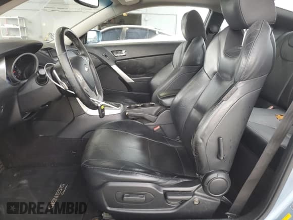 ✅ 2010 Hyundai Genesis Coupe Grand Touring • VIN: KMHHU6KH2AU020592 • Lot: 71798105. Listed on Copart with 55,299 mi. Free auction sales archive from the USA and detailed vehicle history report at DreamBid. Image 7.