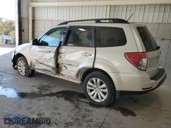 2013 Subaru Forester X Premium z VIN JF2SHADC7DH433383, wystawiony jako Copart lot #86993955 z przebiegiem 139 236 mil mil oraz Szkoda całkowita • Salvage title. Historia ofert i sprzedaży dostępna na DreamBid. Obrazek 2.