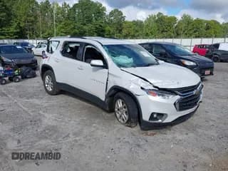 ✅ 2018 Chevrolet Traverse LT Cloth • VIN: 1GNERGKW5JJ232022 • Lot: 42977703. Wystawiony na IAAI z przebiegiem 108 073 mil. Bezpłatny archiwum sprzedaży aukcyjnych z USA i szczegółowy raport historii pojazdu na DreamBid. Zdjęcie 1.