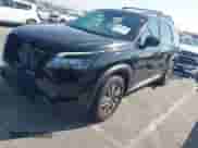 2024 Nissan Pathfinder SV z VIN 5N1DR3BA8RC289408, wystawiony jako IAAI lot #41855609 z przebiegiem 11 832 mil mil oraz . Historia ofert i sprzedaży dostępna na DreamBid. Obrazek 2.