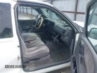 ✅ 2000 Dodge Dakota Sport • VIN: 1B7GL22N3YS725411 • Lot: 41743698. Wystawiony na IAAI z przebiegiem 149 810 mil. Bezpłatny archiwum sprzedaży aukcyjnych z USA i szczegółowy raport historii pojazdu na DreamBid. Zdjęcie 5.