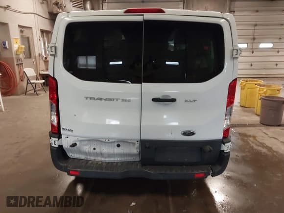✅ 2017 Ford Transit XL • VIN: 1FBZX2YM7HKA63901 • Lot: 42086462. Wystawiony na IAAI z przebiegiem 143 989 mil. Bezpłatny archiwum sprzedaży aukcyjnych z USA i szczegółowy raport historii pojazdu na DreamBid. Zdjęcie 16.