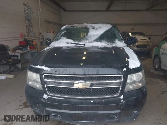 ✅ 2008 Chevrolet Suburban Commercial • VIN: 3GNGK26KX8G149169 • Lot: 41469910. Wystawiony na IAAI z przebiegiem 101 612 mil. Bezpłatny archiwum sprzedaży aukcyjnych z USA i szczegółowy raport historii pojazdu na DreamBid. Zdjęcie 12.