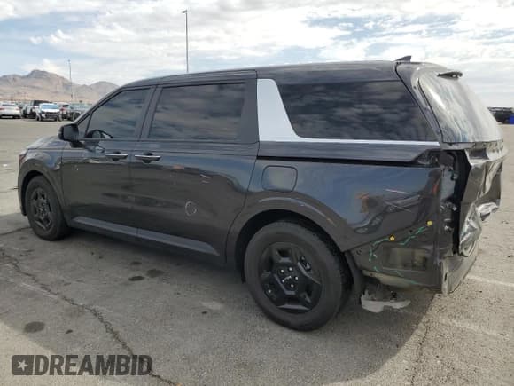 ✅ 2025 Kia Carnival LXS • VIN: KNDNB5K31S6469747 • Lot: 70120515. Listed on Copart with 16,800 mi. Free auction sales archive from the USA and detailed vehicle history report at DreamBid. Image 2.