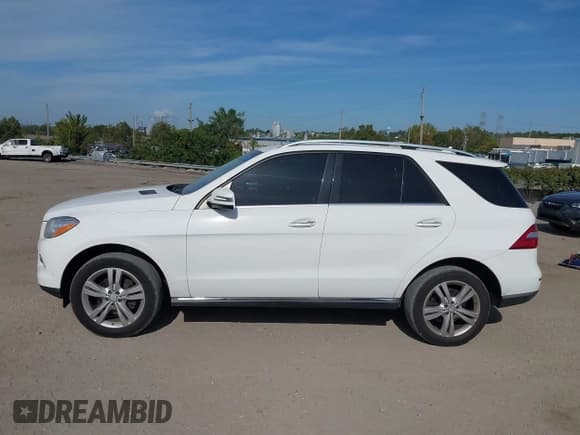 ✅ 2015 Mercedes-Benz M 350 • VIN: 4JGDA5JBXFA524203 • Lot: 43373912. Listed on IAAI with 82,957 mi. Free auction sales archive from the USA and detailed vehicle history report at DreamBid. Image 14.