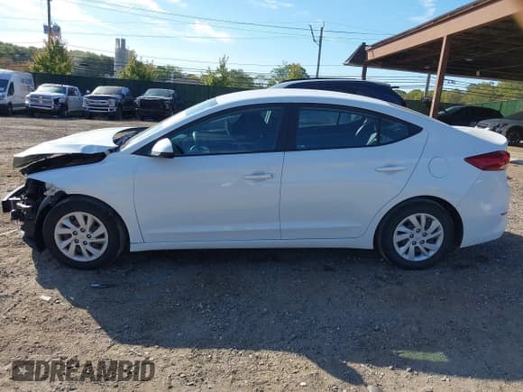 ✅ 2018 Hyundai Elantra SE • VIN: 5NPD74LF4JH290784 • Lot: 43383484. Listed on IAAI with 57,068 mi. Free auction sales archive from the USA and detailed vehicle history report at DreamBid. Image 15.