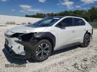 ✅ 2024 Toyota bZ4X XLE • VIN: JTMAAAAA1RA034325 • Lot: 70812224. Wystawiony na Copart z przebiegiem 10 164 mil. Bezpłatny archiwum sprzedaży aukcyjnych z USA i szczegółowy raport historii pojazdu na DreamBid. Zdjęcie 1.