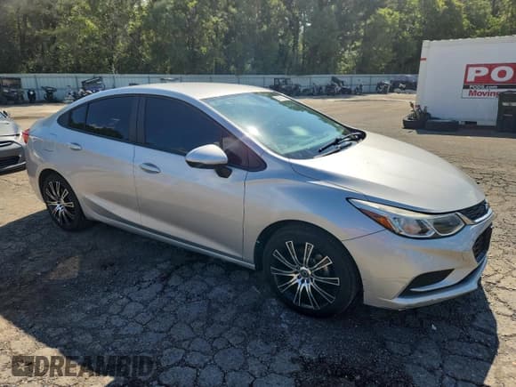 ✅ 2017 Chevrolet Cruze LS • VIN: 1G1BC5SM9H7212226 • Lot: 84060905. Listed on Copart with 117,201 mi. Free auction sales archive from the USA and detailed vehicle history report at DreamBid. Image 4.