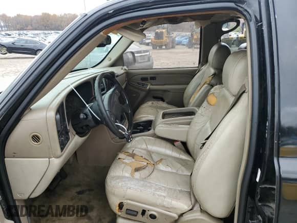 2004 Chevrolet Suburban LT с VIN 3GNEC16Z34G157944, выставлен на аукционе Copart как лот 84304754 с пробегом Не указан миль и Чистый • Clean title. История ставок и продаж доступна на DreamBid. Изображение 7.