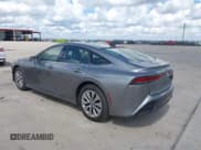 ✅ 2022 Toyota Mirai XLE • VIN: JTDAAAAA0NA004159 • Lot: 43393906. Wystawiony na IAAI z przebiegiem 18 487 mil. Bezpłatny archiwum sprzedaży aukcyjnych z USA i szczegółowy raport historii pojazdu na DreamBid. Zdjęcie 3.