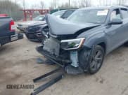 ✅ 2024 Volkswagen Atlas SEL R-Line • VIN: 1V2AE2CAXRC232668 • Lot: 41972789. Listed on IAAI with 30,150 mi. Free auction sales archive from the USA and detailed vehicle history report at DreamBid. Image 6.