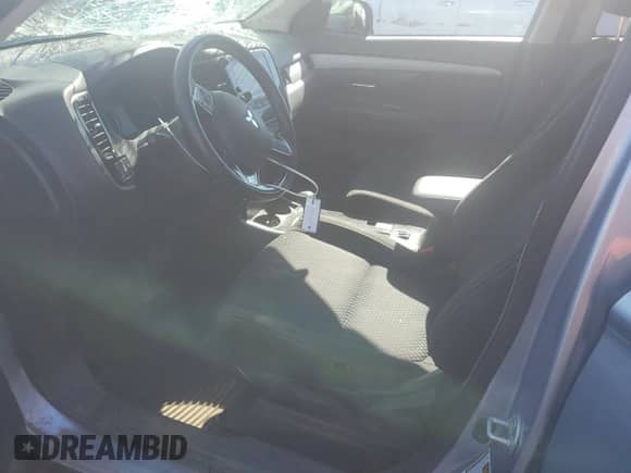 2017 Mitsubishi Outlander SE с VIN JA4AZ3A30HZ062116, выставлен на аукционе Copart как лот 86447905 с пробегом 72 187 миль миль и Списание • Salvage title. История ставок и продаж доступна на DreamBid. Изображение 7.