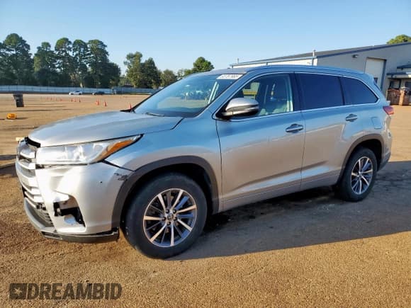✅ 2018 Toyota Highlander XLE • VIN: 5TDKZRFH2JS548984 • Lot: 83787985. Listed on Copart with 108,653 mi. Free auction sales archive from the USA and detailed vehicle history report at DreamBid. Image 1.