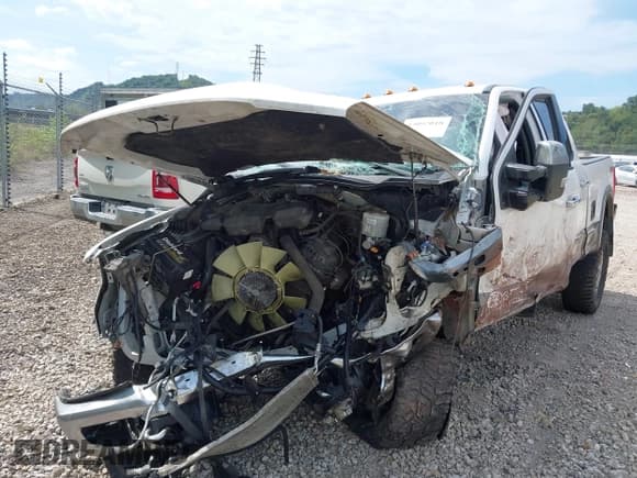 ✅ 2019 Ford F-250 XL • VIN: 1FT7W2B66KED62074 • Lot: 43092018. Listed on IAAI with 103,280 mi. Free auction sales archive from the USA and detailed vehicle history report at DreamBid. Image 6.