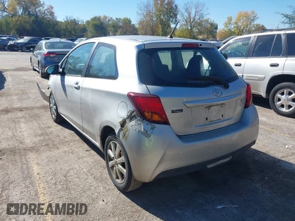 ✅ 2015 Toyota Yaris L • VIN: VNKJTUD35FA028099 • Лот: 43607753. Опубликован ранее на IAAI с пробегом 118 153 миль. Бесплатный доступ к архиву аукционных продаж из США и подробный отчёт об истории автомобиля на DreamBid. Изображение 3.