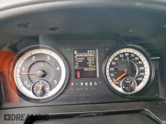 ✅ 2018 Ram 2500 Tradesman • VIN: 3C6UR5CL3JG337101 • Lot: 57189245. Wystawiony na Copart z przebiegiem 96 022 mil. Bezpłatny archiwum sprzedaży aukcyjnych z USA i szczegółowy raport historii pojazdu na DreamBid. Zdjęcie 9.