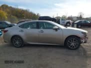 ✅ 2016 Lexus ES 330 • VIN: 58ABK1GG5GU018836 • Lot: 43635193. Listed on IAAI with 37,600 mi. Free auction sales archive from the USA and detailed vehicle history report at DreamBid. Image 13.