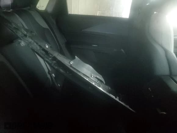 ✅ 2024 Cadillac LYRIQ Tech • VIN: 1GYKPMRK8RZ103203 • Lot: 59569565. Wystawiony na Copart z przebiegiem 10 406 mil. Bezpłatny archiwum sprzedaży aukcyjnych z USA i szczegółowy raport historii pojazdu na DreamBid. Zdjęcie 11.