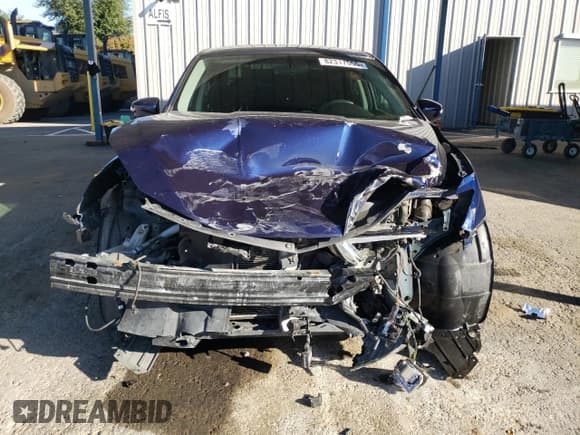 ✅ 2019 Nissan Sentra SR • VIN: 3N1AB7AP3KY362533 • Lot: 82317555. Wystawiony na Copart z przebiegiem 89 837 mil. Bezpłatny archiwum sprzedaży aukcyjnych z USA i szczegółowy raport historii pojazdu na DreamBid. Zdjęcie 5.