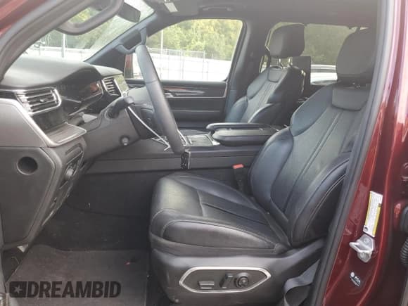 ✅ 2022 Jeep Wagoneer Series III • VIN: 1C4SJVDT0NS192491 • Lot: 71443834. Wystawiony na Copart z przebiegiem 21 142 mil. Bezpłatny archiwum sprzedaży aukcyjnych z USA i szczegółowy raport historii pojazdu na DreamBid. Zdjęcie 7.