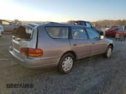 ✅ 1995 Toyota Camry LE • VIN: 4T1GK12W9SU101934 • Lot: 76351094. Wystawiony na Copart z przebiegiem 247 168 mil. Bezpłatny archiwum sprzedaży aukcyjnych z USA i szczegółowy raport historii pojazdu na DreamBid. Zdjęcie 3.