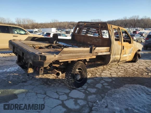 ✅ 2002 Ford F-350 XL • VIN: 1FTSX31F62EA83898 • Lot: 88040255. Listed on Copart with Not provided. Free auction sales archive from the USA and detailed vehicle history report at DreamBid. Image 3.
