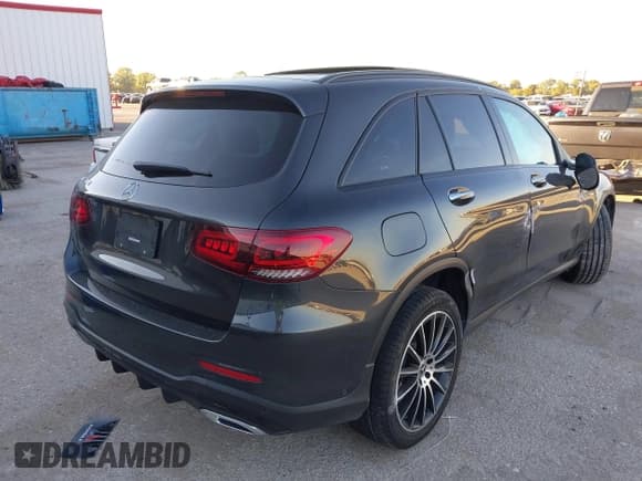 ✅ 2022 Mercedes-Benz GLC 300 • VIN: W1N0G8DB3NV363885 • Lot: 43619433. Listed on IAAI with 46,602 mi. Free auction sales archive from the USA and detailed vehicle history report at DreamBid. Image 4.