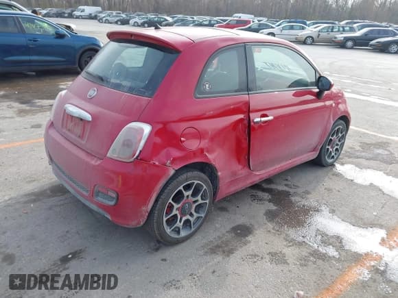 ✅ 2012 FIAT 500 Sport • VIN: 3C3CFFBR3CT126441 • Lot: 43755958. Wystawiony na IAAI z przebiegiem 121 972 mil. Bezpłatny archiwum sprzedaży aukcyjnych z USA i szczegółowy raport historii pojazdu na DreamBid. Zdjęcie 4.
