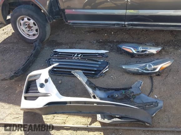 ✅ 2018 Hyundai Elantra Sport • VIN: KMHD04LB5JU555599 • Lot: 43523201. Listed on IAAI with 65,432 mi. Free auction sales archive from the USA and detailed vehicle history report at DreamBid. Image 12.