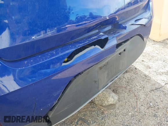 ✅ 2023 Hyundai Venue SEL • VIN: KMHRC8A32PU240185 • Lot: 41468823. Listed on IAAI with 33,420 mi. Free auction sales archive from the USA and detailed vehicle history report at DreamBid. Image 17.