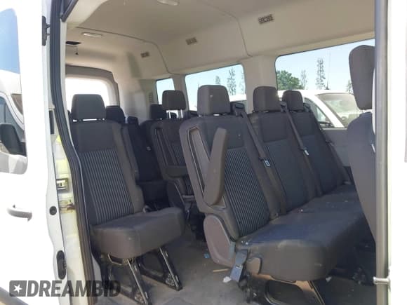✅ 2019 Ford Transit Passenger XL • VIN: 1FBAX2CG6KKB02466 • Lot: 42831687. Wystawiony na IAAI z przebiegiem 40 834 mil. Bezpłatny archiwum sprzedaży aukcyjnych z USA i szczegółowy raport historii pojazdu na DreamBid. Zdjęcie 8.