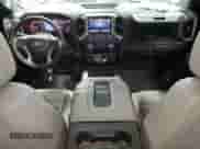 2020 Chevrolet Silverado 2500HD LTZ z VIN 1GC4YPEY5LF172009, wystawiony jako Copart lot #70006585 z przebiegiem 180 140 mil mil oraz Szkoda całkowita • Salvage title. Historia ofert i sprzedaży dostępna na DreamBid. Obrazek 8.