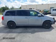 ✅ 2020 Dodge Grand Caravan GT • VIN: 2C4RDGEGXLR188885 • Lot: 43446142. Wystawiony na IAAI z przebiegiem 157 821 mil. Bezpłatny archiwum sprzedaży aukcyjnych z USA i szczegółowy raport historii pojazdu na DreamBid. Zdjęcie 13.
