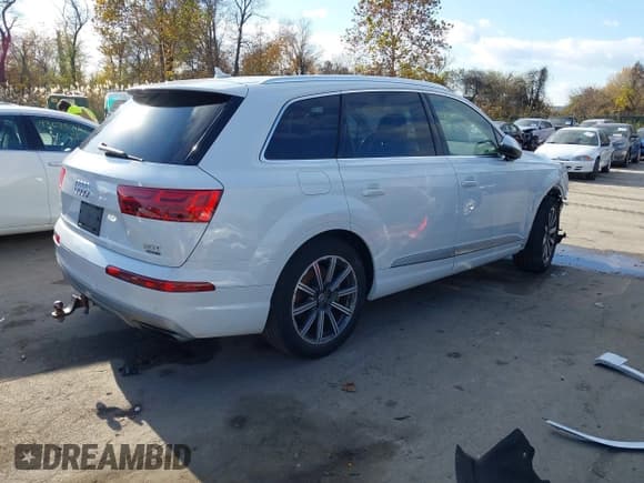 ✅ 2017 Audi Q7 Prestige • VIN: WA1VAAF79HD002924 • Лот: 43685099. Опубликован ранее на IAAI с пробегом 98 193 миль. Бесплатный доступ к архиву аукционных продаж из США и подробный отчёт об истории автомобиля на DreamBid. Изображение 4.