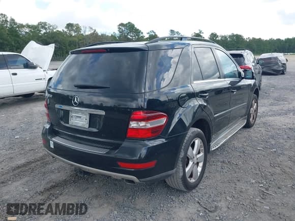 ✅ 2011 Mercedes-Benz M 350 • VIN: 4JGBB5GB3BA630417 • Лот: 42639674. Опубликован ранее на IAAI с пробегом 211 050 миль. Бесплатный доступ к архиву аукционных продаж из США и подробный отчёт об истории автомобиля на DreamBid. Изображение 4.