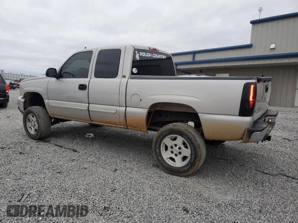✅ 2006 Chevrolet Silverado 1500 LT1 • VIN: 1GCEC19T26Z200883 • Лот: 49332275. Опубликован ранее на Copart с пробегом 138 120 миль. Бесплатный доступ к архиву аукционных продаж из США и подробный отчёт об истории автомобиля на DreamBid. Изображение 2.