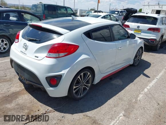 ✅ 2016 Hyundai Veloster Turbo • VIN: KMHTC6AE6GU300819 • Lot: 42682266. Wystawiony na IAAI z przebiegiem 149 220 mil. Bezpłatny archiwum sprzedaży aukcyjnych z USA i szczegółowy raport historii pojazdu na DreamBid. Zdjęcie 4.